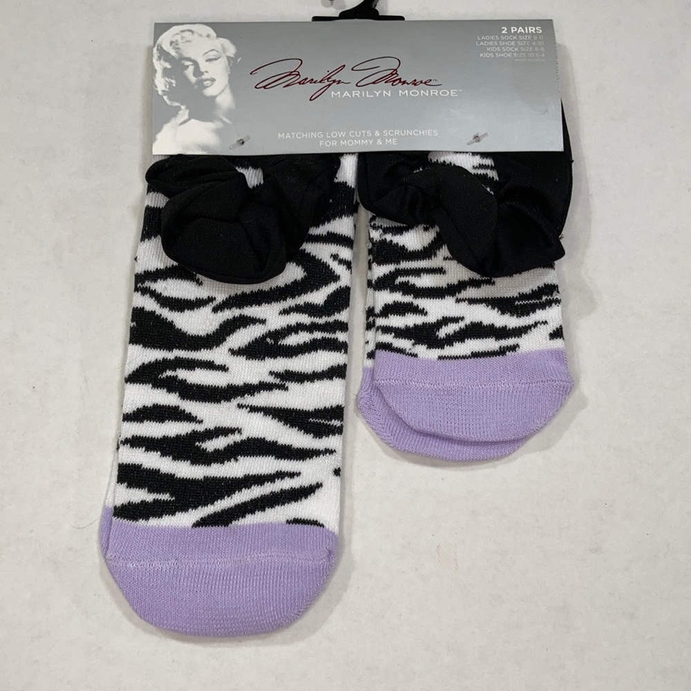 NWT Matching Socks & Scrunchies For Mommy & Me